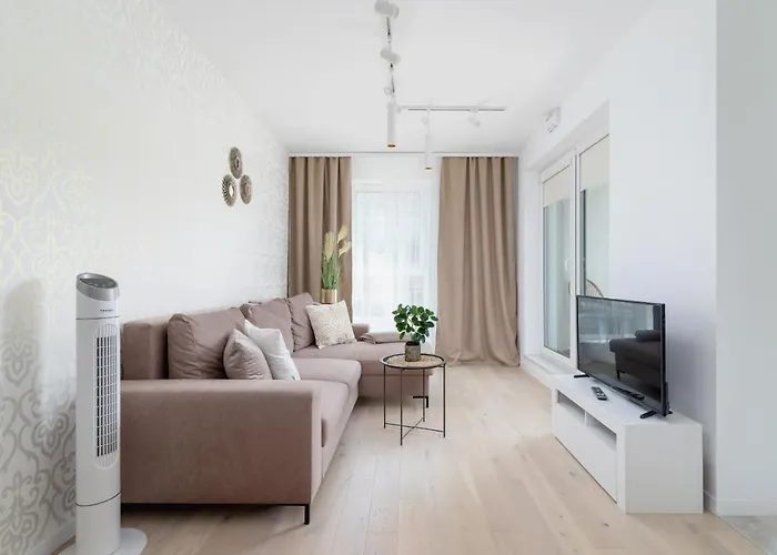 With Balcony & Parking Mogilska By Renters Prestige